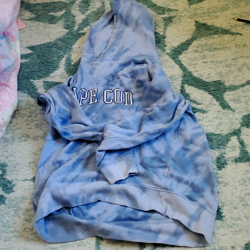 Tie dye blue sweater 💙